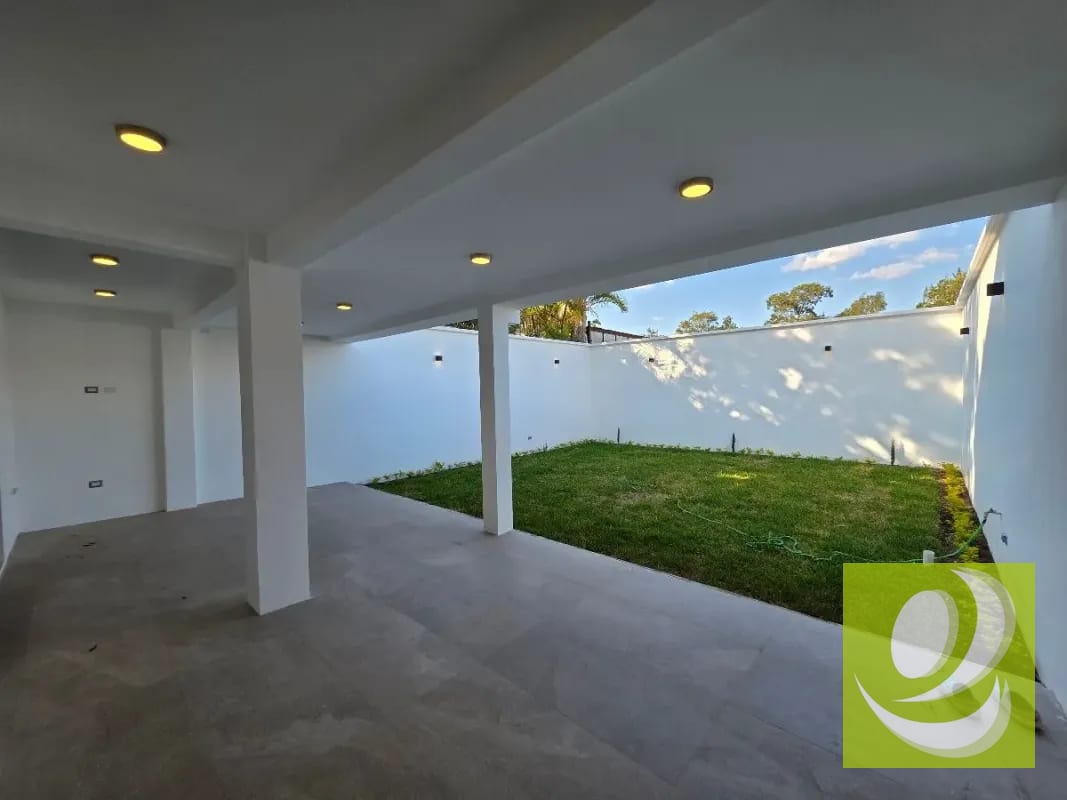 Esctrena Casa en Venta en las 3 Ceibas de San Cristobal Zona 8 Mixco — Casa en Venta en Zona 8 Mixco, Guatemala, Ciudad — foto 15 de 15