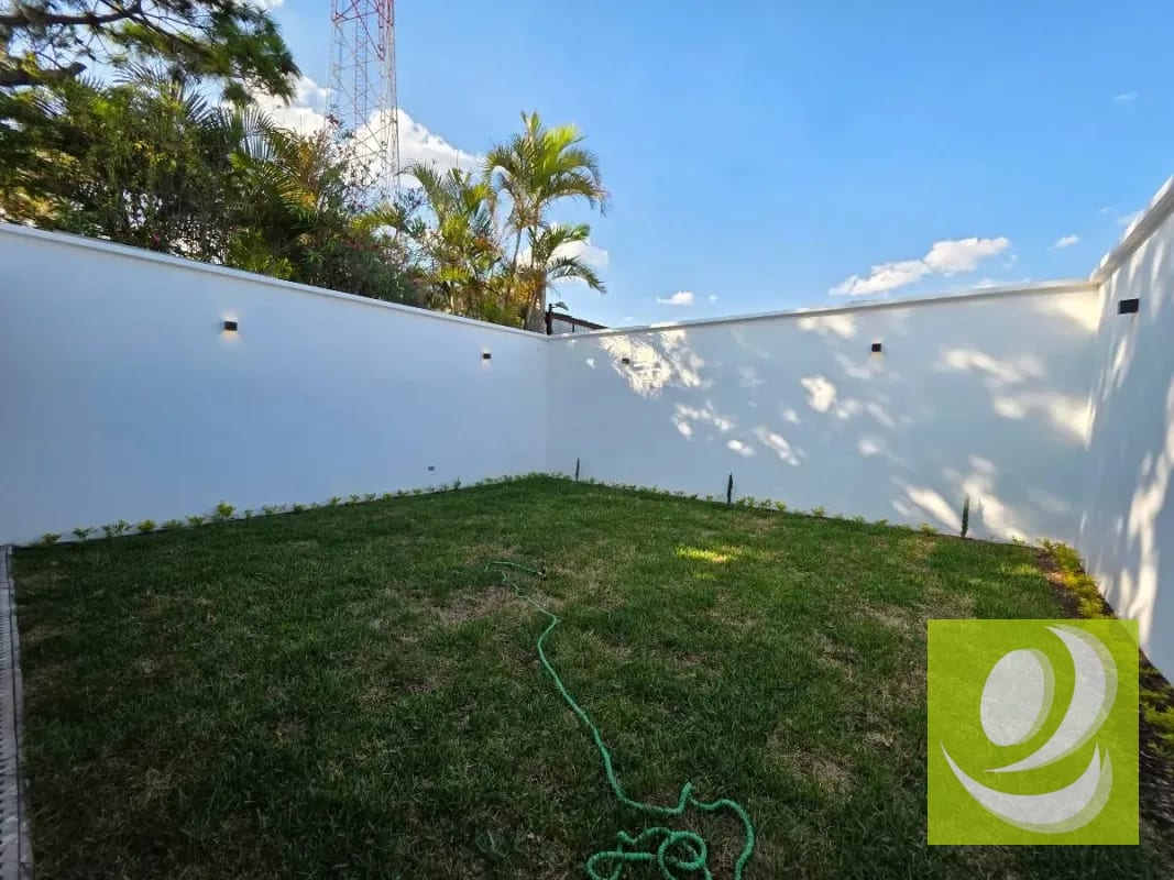 Esctrena Casa en Venta en las 3 Ceibas de San Cristobal Zona 8 Mixco — Casa en Venta en Zona 8 Mixco, Guatemala, Ciudad — foto 13 de 15