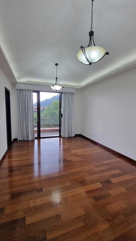 *Vendo Hermosa Casa en Exclusiva Area de Carretera a El Salvador, Residencias Concepción, cluster Camelias* — Casa en Venta en Bromelias Concepcion, Carretera a El Salvador, Guatemala, Ciudad — foto 11 de 17