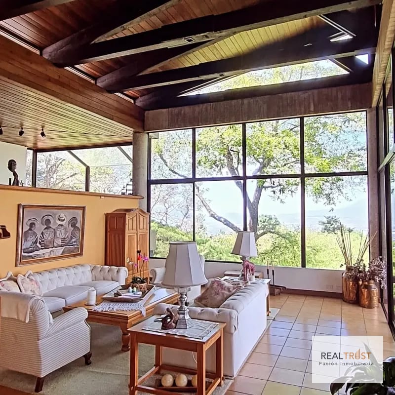 Vendo Preciosa Propiedad en Bellas Luces Santa Catarina Pinula — Casa en Venta en Santa Catarina Pinula, Guatemala, Ciudad — foto 1 de 10