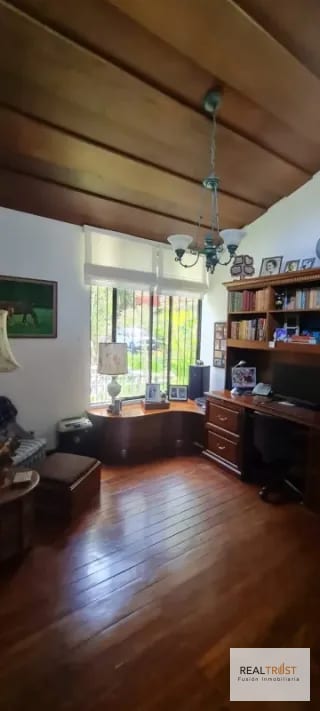 Vendo Preciosa Propiedad en Bellas Luces Santa Catarina Pinula — Casa en Venta en Santa Catarina Pinula, Guatemala, Ciudad — miniatura 3 de 10