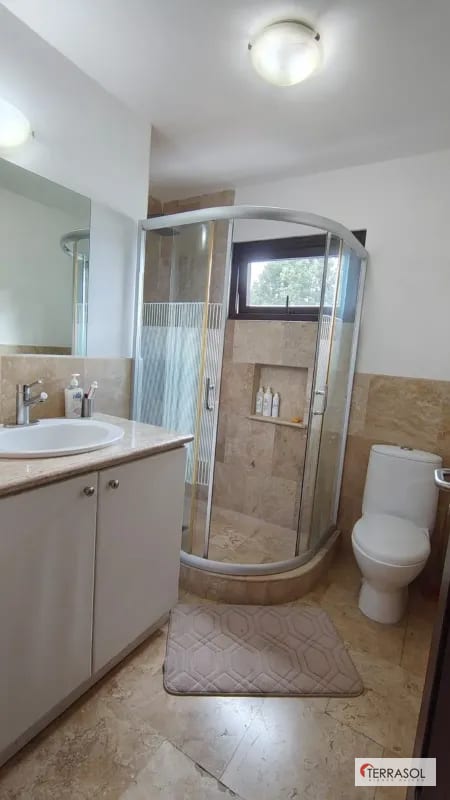 Amplia, moderna y nitida casa en venta en Muxbal — Casa en Venta en Muxbal, Guatemala, Ciudad — foto 8 de 17