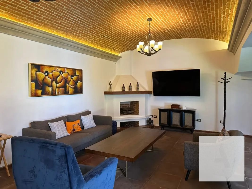 Residencia con potencial para Airbnb en Antigua Guatemala — Casa en Venta en Jocotenango, Sacatepéquez — foto 10 de 12