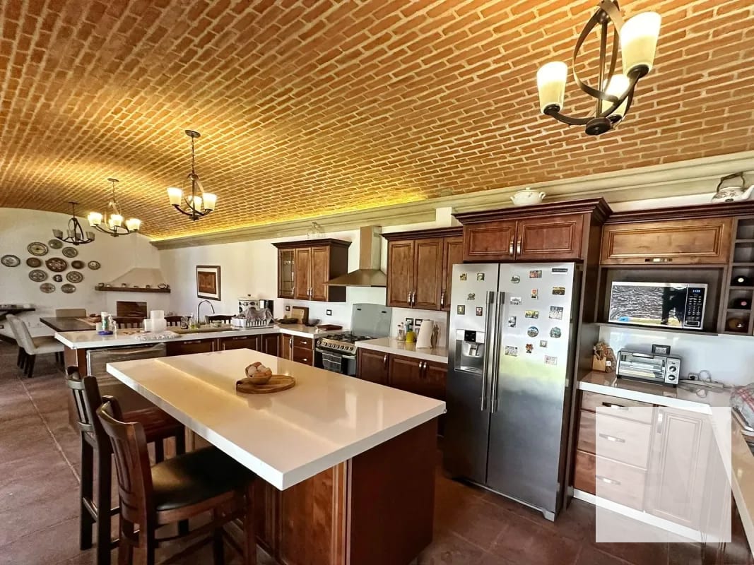 Residencia con potencial para Airbnb en Antigua Guatemala — Casa en Venta en Jocotenango, Sacatepéquez — foto 7 de 12