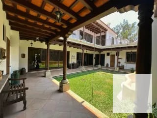 Residencia con potencial para Airbnb en Antigua Guatemala — Casa en Venta en Jocotenango, Sacatepéquez — miniatura 3 de 12