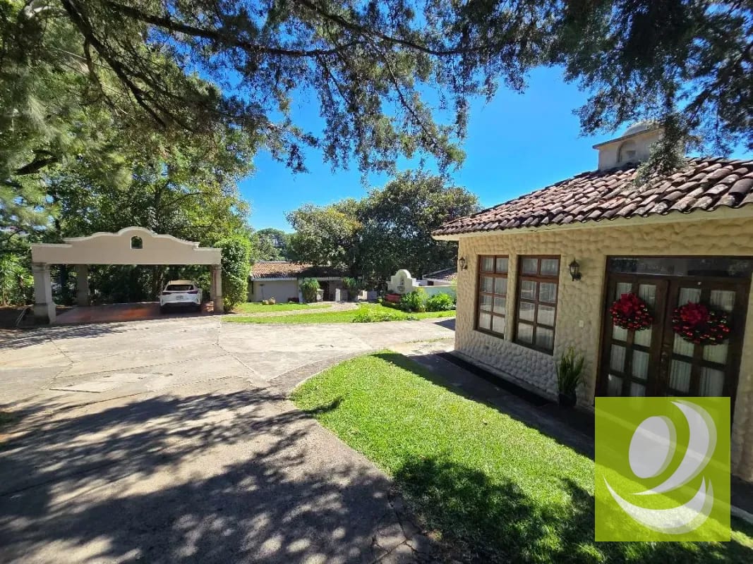 Vendo 2 Casas Juntas en San Cristobal Sector Granjas — Casa en Venta en Zona 8 Mixco, Guatemala, Ciudad — foto 1 de 14