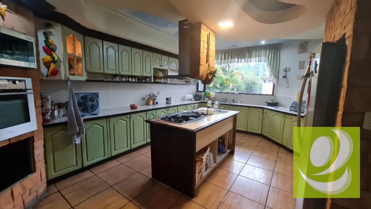 Vendo casa grande sobre Carretera Interamericana Mixco — Casa en Venta en Zona 1 Mixco, Guatemala, Ciudad — foto 5 de 7