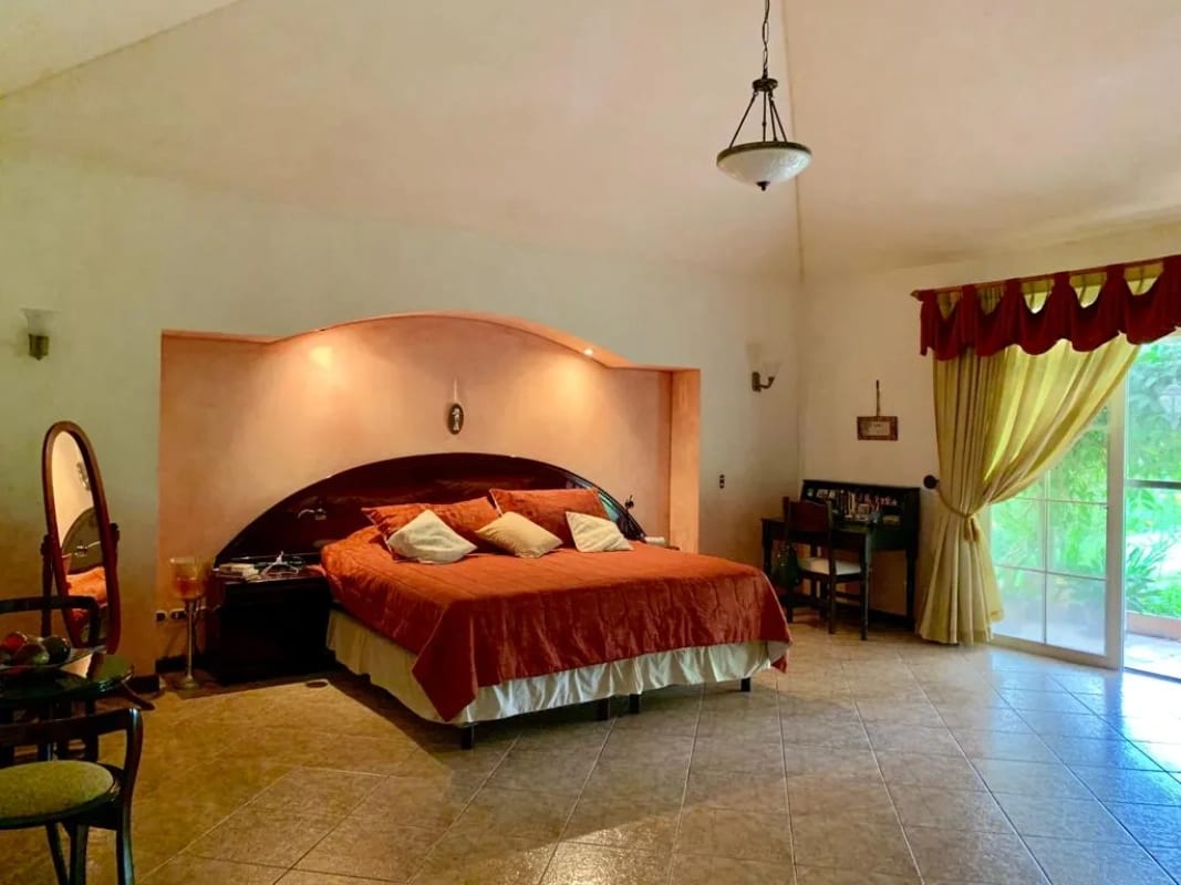 🏠Se vende casa de un nivel con hermoso jardín, en Casa y Campo, Carretera a El Salvador — Casa en Venta en Carretera a El Salvador, Guatemala, Ciudad — foto 16 de 17