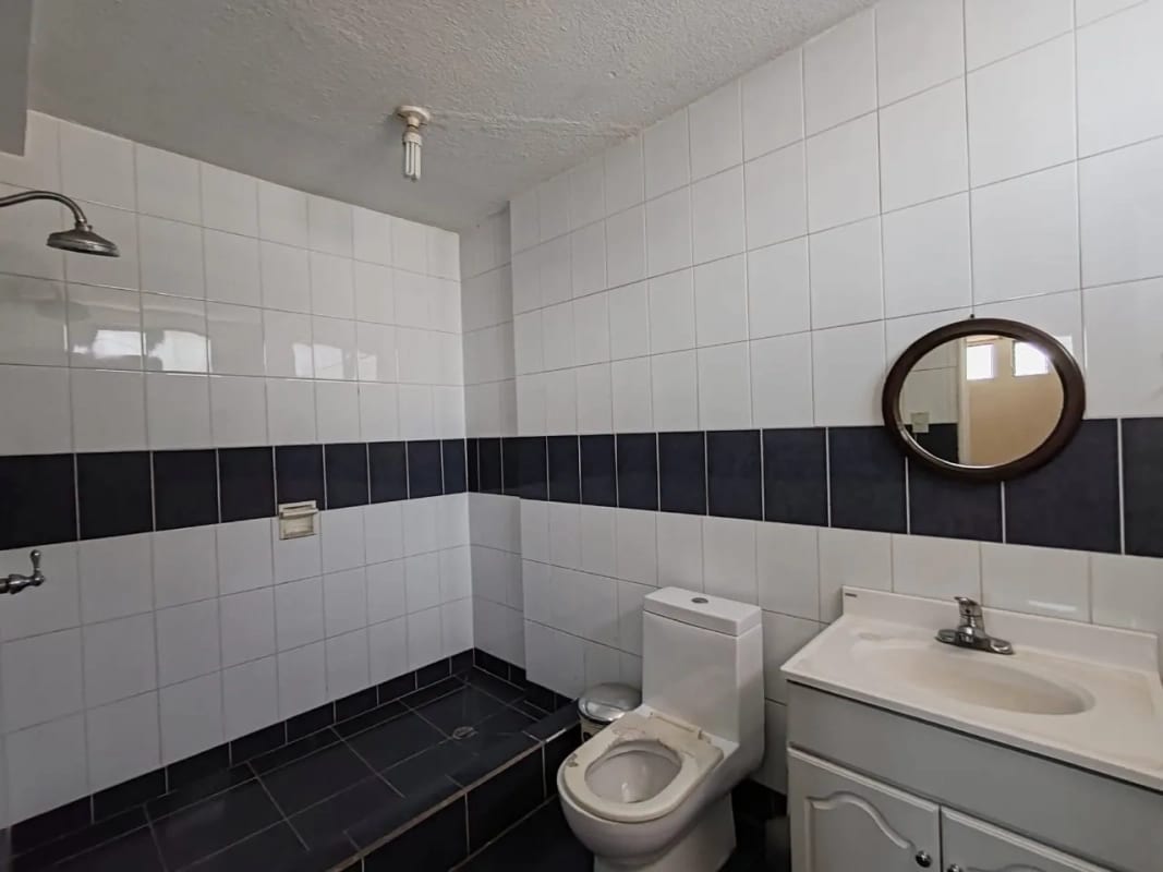 Casa en VENTA CONDOMINIO PANORAMA San Cristóbal ideal para fundación u oficinas — Casa en Venta en Zona 8 Mixco, Guatemala, Ciudad — foto 9 de 16