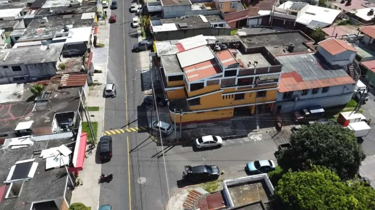 Casa en VENTA CONDOMINIO PANORAMA San Cristóbal ideal para fundación u oficinas — Casa en Venta en Zona 8 Mixco, Guatemala, Ciudad — foto 8 de 16