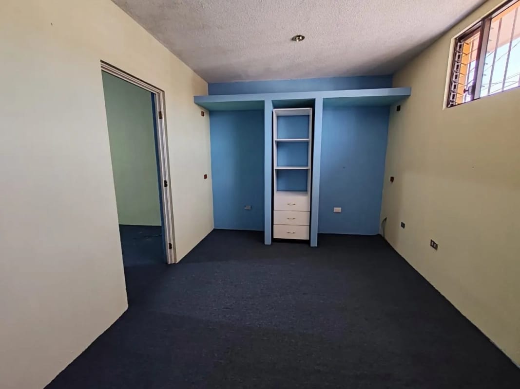 Casa en VENTA CONDOMINIO PANORAMA San Cristóbal ideal para fundación u oficinas — Casa en Venta en Zona 8 Mixco, Guatemala, Ciudad — foto 6 de 16