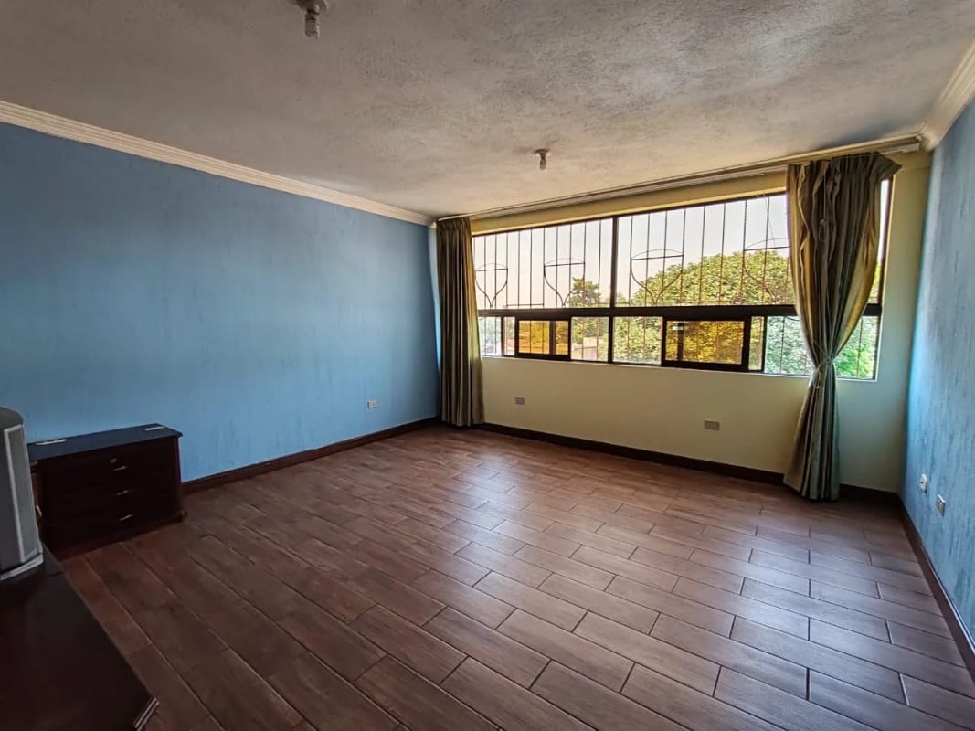 Casa en VENTA CONDOMINIO PANORAMA San Cristóbal ideal para fundación u oficinas — Casa en Venta en Zona 8 Mixco, Guatemala, Ciudad — foto 4 de 16