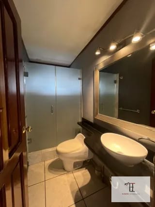 Venta Casa amplia en La Montaña zona 16 — Casa en Venta en La Montaña, Zona 16, Guatemala, Ciudad — miniatura 4 de 9