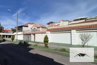 En Venta Casa Zona 13 dentro de garita sector Avenida las Américas — Casa en Venta en Zona 13, Guatemala, Ciudad — miniatura 1 de 2