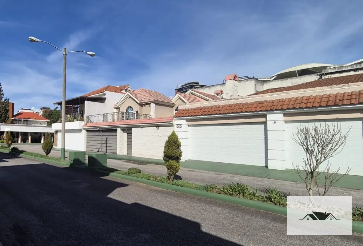 En Venta Casa Zona 13 dentro de garita sector Avenida las Américas — Casa en Venta en Zona 13, Guatemala, Ciudad — foto 1 de 2