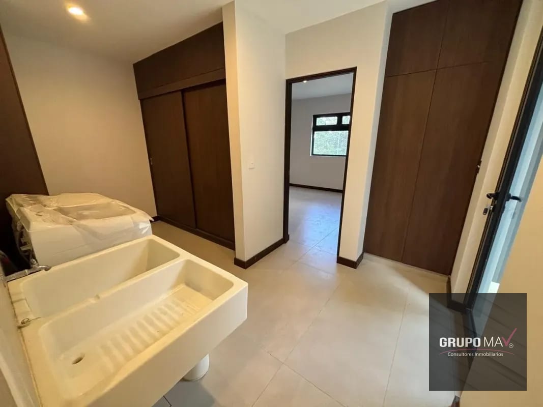 Casa Residenciales La Cruz, Santa Catarina Pínula — Casa en Venta en Santa Catarina Pinula, Carretera a El Salvador, Guatemala, Ciudad — foto 4 de 14