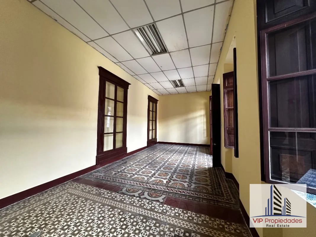Zona 1, Amplia casa estilo colonial en alquiler — Casa en Alquiler en Zona 1, Guatemala, Ciudad — foto 8 de 10