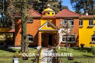 Casa en Bosques de Castilla II — Casa en Venta en Zona 9 Mixco, Guatemala, Ciudad — miniatura 1 de 15