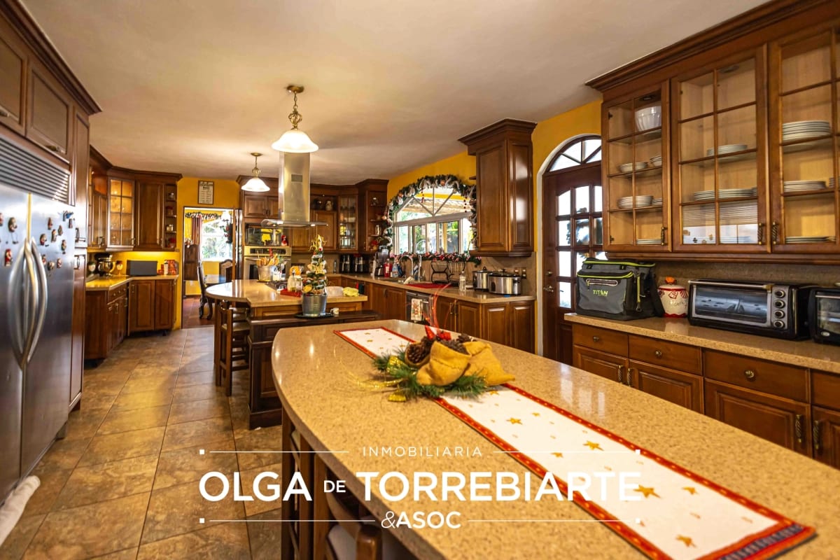 Casa en Bosques de Castilla II — Casa en Venta en Zona 9 Mixco, Guatemala, Ciudad — foto 4 de 15
