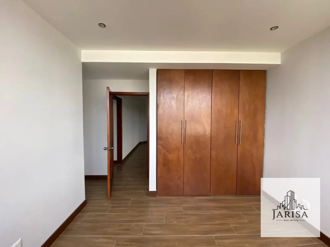 Apartamento Venta Colonia Oakland — Apartamento en Venta en Zona 10, Guatemala, Ciudad — foto 9 de 11