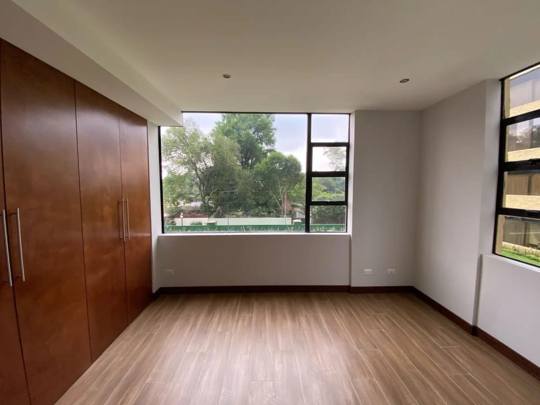 Apartamento Venta Colonia Oakland — Apartamento en Venta en Zona 10, Guatemala, Ciudad — foto 8 de 11