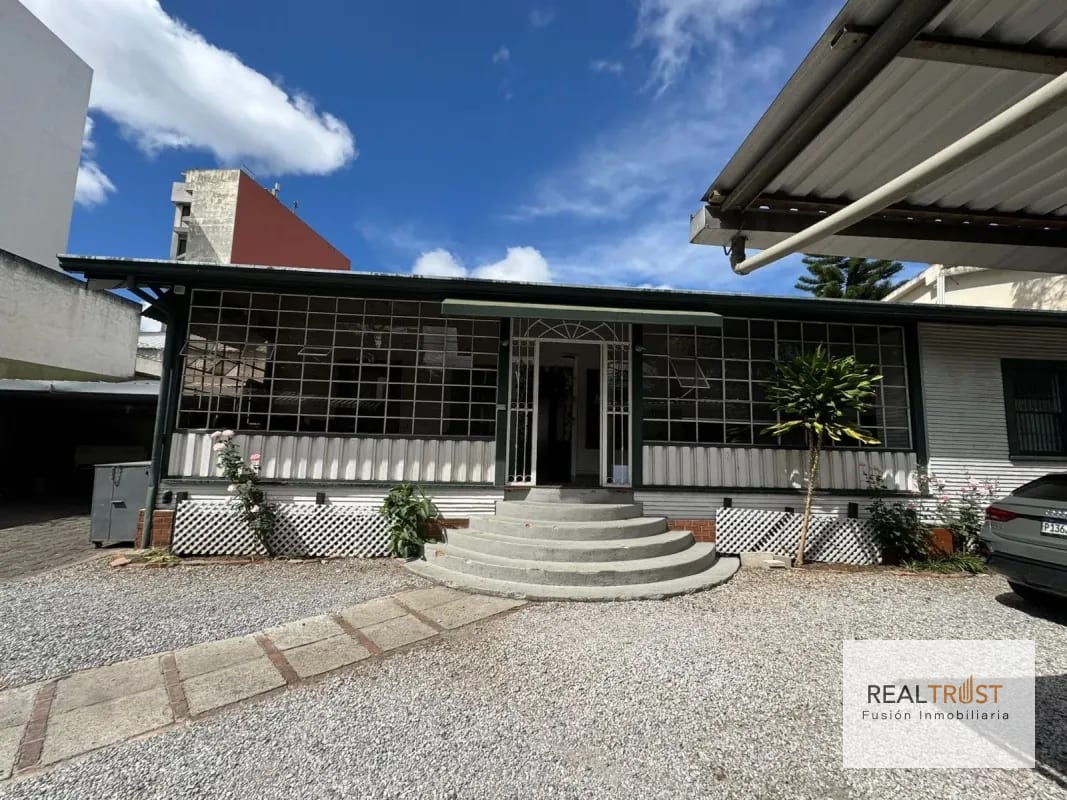 Casa para oficinas en zona 13 a pocos pasos de las Américas — Casa en Alquiler en Zona 13, Guatemala, Ciudad — foto 2 de 11