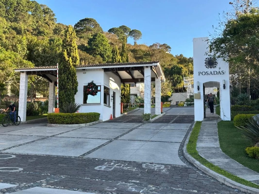 Lomas de San Isidro Casa en Venta Zona 16 — Casa en Venta en Lomas de San Isidro, Zona 16, Guatemala, Ciudad — foto 4 de 5