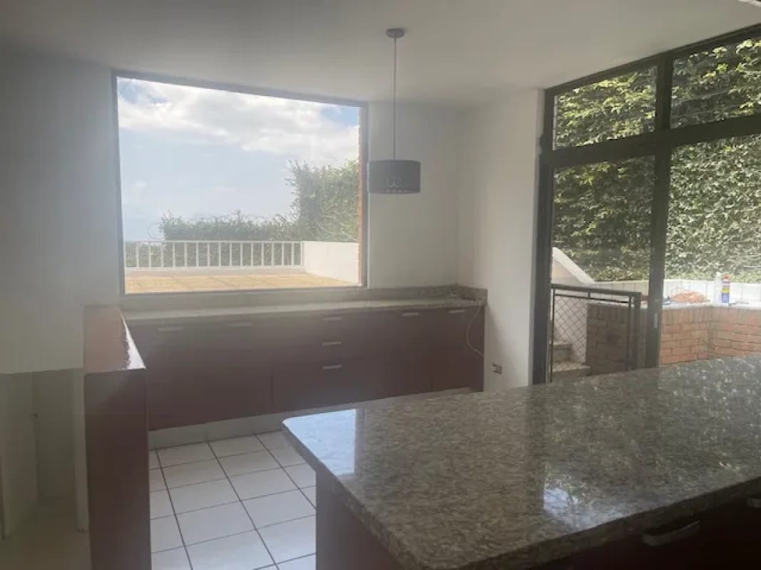 Casa en VENTA o RENTA en Montebello I, CAES — Casa en Venta en Monte bello, Carretera a El Salvador, Guatemala, Ciudad — foto 4 de 17