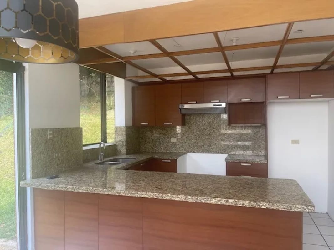 Casa en VENTA o RENTA en Montebello I, CAES — Casa en Venta en Monte bello, Carretera a El Salvador, Guatemala, Ciudad — foto 3 de 17