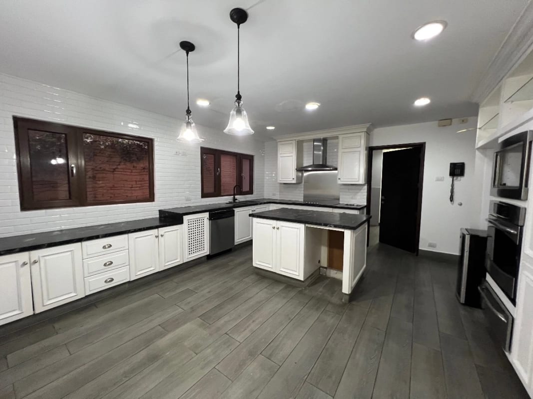 Casa Venta Condominio Exclusivo la Joya Zona 10, 4 Dormitorios, 440 Mts2 , 3.5 BAÑOS~4 Parqueos $1,000,000 Dolares — Casa en Venta en Zona 10, Guatemala, Ciudad — foto 11 de 11