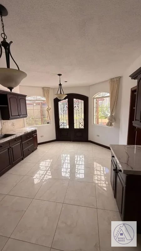 Carretera a El Salvdor Casa en venta Colinas de Andalucía km 16.5 entrada a Olmeca — Casa en Venta en Colinas De Andalucia, Carretera a El Salvador, Guatemala, Ciudad — foto 7 de 9