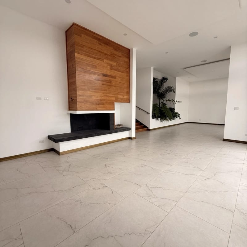 Casa en venta NUEVA | Piscina | Jardín | 5 hab | Sausalito Fraijanes — Casa en Venta en Sausalito, Carretera a El Salvador, Guatemala, Ciudad — foto 14 de 16