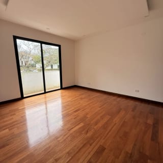 Casa en venta NUEVA | Piscina | Jardín | 5 hab | Sausalito Fraijanes — Casa en Venta en Sausalito, Carretera a El Salvador, Guatemala, Ciudad — miniatura 10 de 16