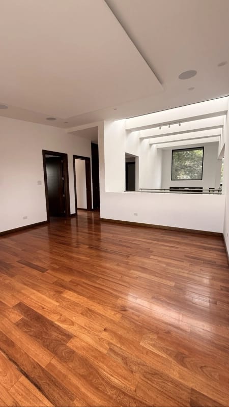 Casa en venta NUEVA | Piscina | Jardín | 5 hab | Sausalito Fraijanes — Casa en Venta en Sausalito, Carretera a El Salvador, Guatemala, Ciudad — foto 6 de 16