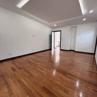 Casa en venta NUEVA | Piscina | Jardín | 5 hab | Sausalito Fraijanes — Casa en Venta en Sausalito, Carretera a El Salvador, Guatemala, Ciudad — miniatura 5 de 16