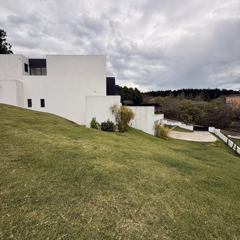 Casa en venta NUEVA | Piscina | Jardín | 5 hab | Sausalito Fraijanes — Casa en Venta en Sausalito, Carretera a El Salvador, Guatemala, Ciudad — foto 3 de 16