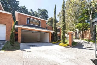 Casa en Encinos de Muxbal — Casa en Venta en Muxbal, Guatemala, Ciudad — miniatura 1 de 16