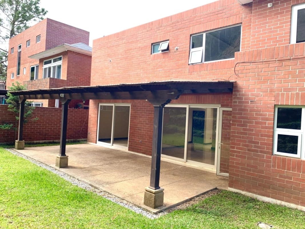 Casa en Venta Fraijanes — Casa en Venta en Carretera a El Salvador, Guatemala, Ciudad — foto 2 de 13