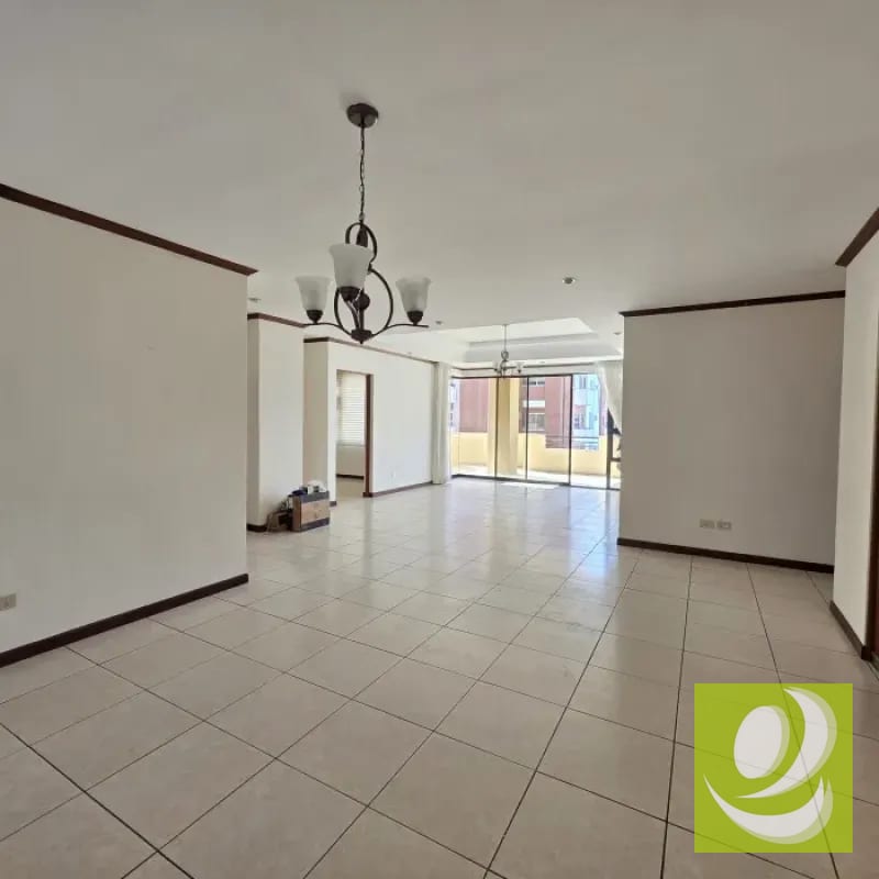 Apartamento en Renta o Venta en Castellar Zona 10 — Apartamento en Venta en Zona 10, Guatemala, Ciudad — foto 7 de 11