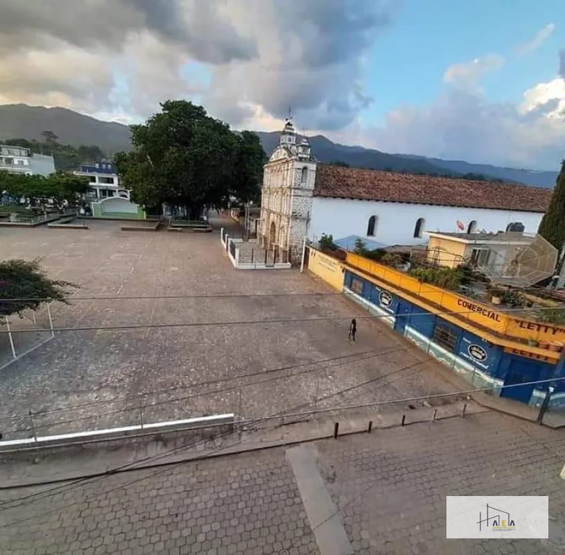 Casa con locales Comerciales — Casa en Venta en Zacualpa, Quiché — foto 1 de 16