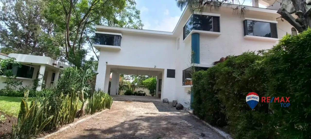 Panajachel I Casa en Residencial L 2 Apto. Independientes Amplia Propiedad con Jardín Frontal y Posterior — Casa en Venta en Panajachel, Sololá — foto 11 de 11