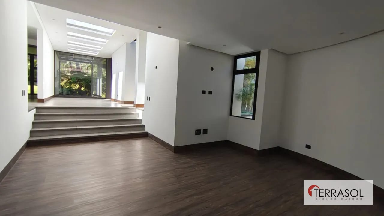 Casa Moderna de Lujo en Venta – Hacienda Nueva Golf Club — Casa en Venta en Hacienda Nueva, San José Pinula, Guatemala, Ciudad — foto 13 de 16