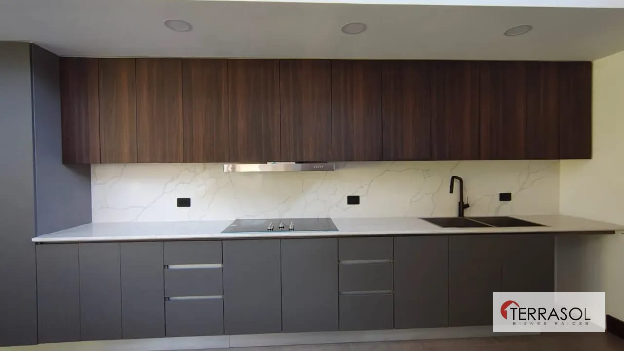 Casa Moderna de Lujo en Venta – Hacienda Nueva Golf Club — Casa en Venta en Hacienda Nueva, San José Pinula, Guatemala, Ciudad — foto 11 de 16