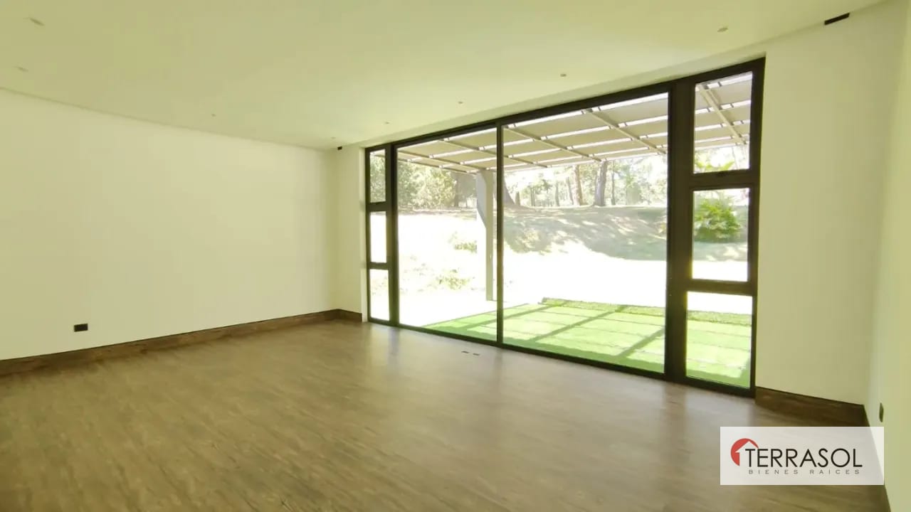 Casa Moderna de Lujo en Venta – Hacienda Nueva Golf Club — Casa en Venta en Hacienda Nueva, San José Pinula, Guatemala, Ciudad — foto 7 de 16
