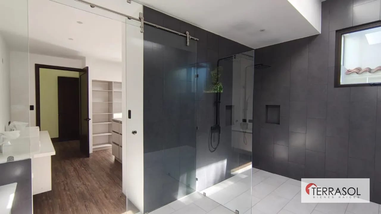 Casa Moderna de Lujo en Venta – Hacienda Nueva Golf Club — Casa en Venta en Hacienda Nueva, San José Pinula, Guatemala, Ciudad — foto 5 de 16