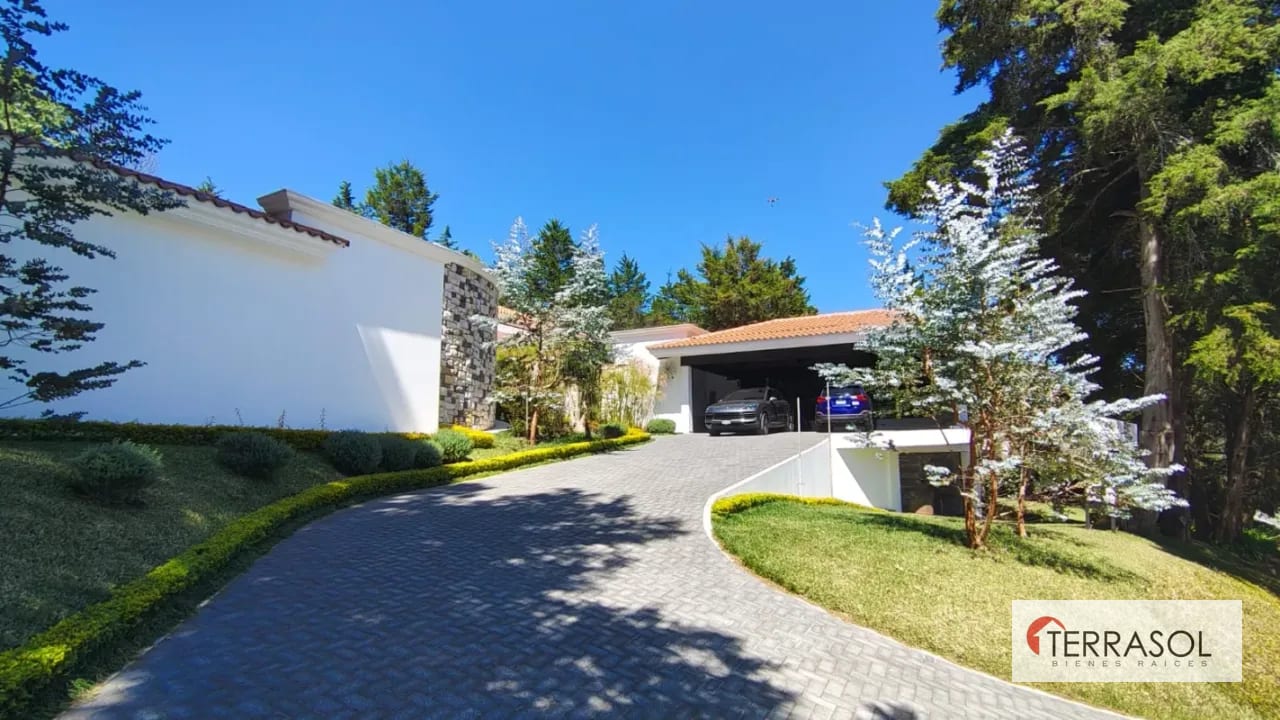 Casa Moderna de Lujo en Venta – Hacienda Nueva Golf Club — Casa en Venta en Hacienda Nueva, San José Pinula, Guatemala, Ciudad — foto 2 de 16
