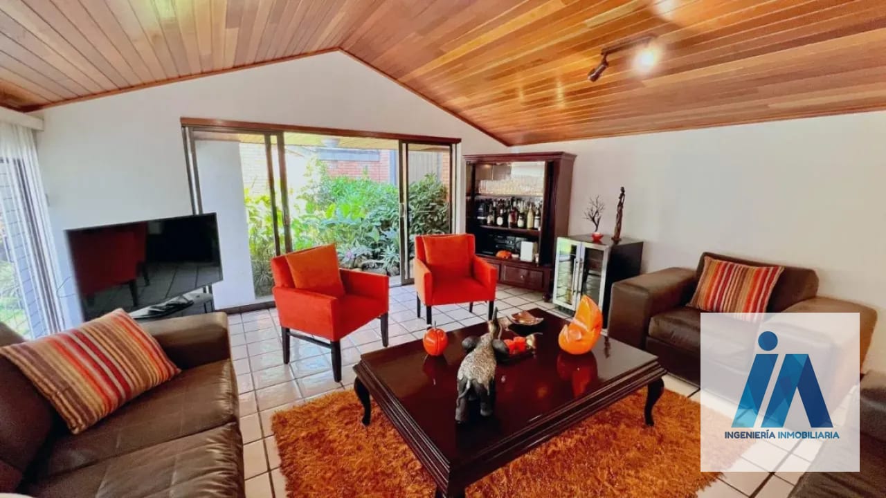 CASA EN VENTAđĂrea residencial, Zona 15 por San LĂĄzaro | Fuera de garita â Casa en Venta en Zona 15, Guatemala, Ciudad â foto 12 de 14