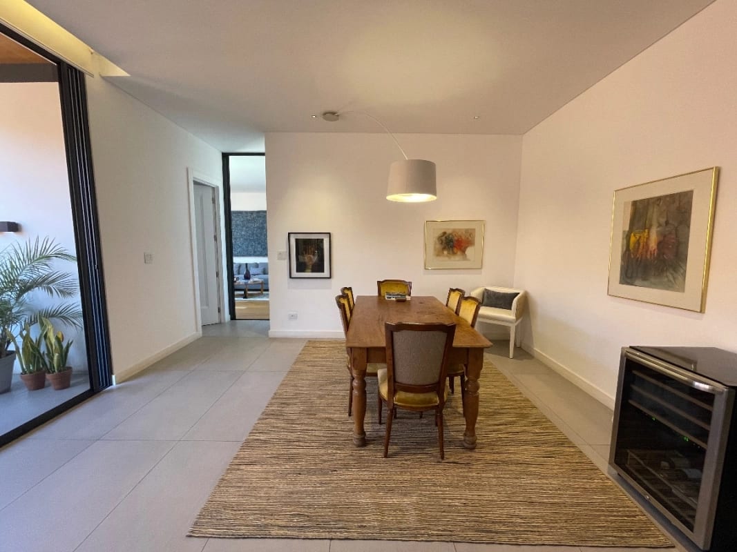 Apartamento Venta Zona 10,EDIFICIO Exclusivo Maranta Oakland , 2 Dormitorios, Sala Familiar, 2 Parqueos , Bodega + Dormitorio de Servicio $550,000 + Impuestos — Apartamento en Venta en Zona 10, Guatemala, Ciudad — foto 3 de 17