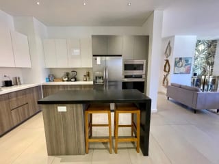 Apartamento Venta Zona 10,EDIFICIO Exclusivo Maranta Oakland , 2 Dormitorios, Sala Familiar, 2 Parqueos , Bodega + Dormitorio de Servicio $550,000 + Impuestos — Apartamento en Venta en Zona 10, Guatemala, Ciudad — miniatura 6 de 17