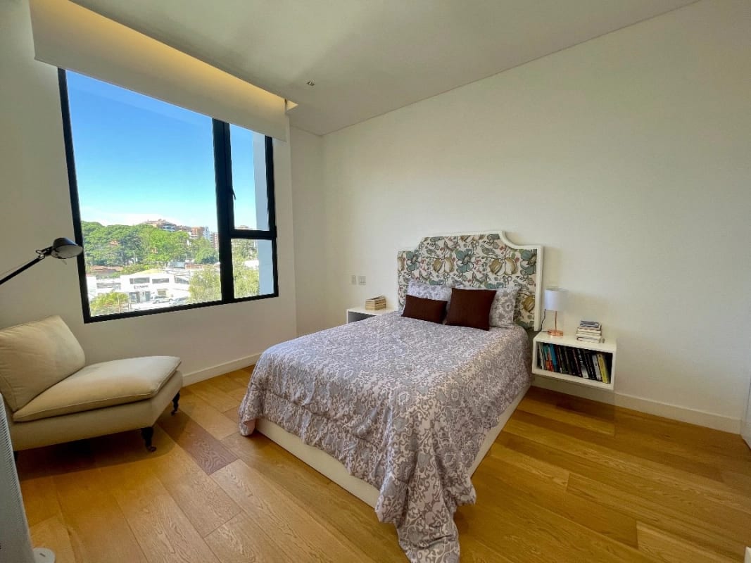 Apartamento Venta Zona 10,EDIFICIO Exclusivo Maranta Oakland , 2 Dormitorios, Sala Familiar, 2 Parqueos , Bodega + Dormitorio de Servicio $550,000 + Impuestos — Apartamento en Venta en Zona 10, Guatemala, Ciudad — foto 8 de 17